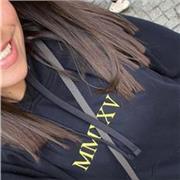 Soy una chica de 17 años con nivel de ingles casi nativo, ya que me crié 7 años en estados unidos.